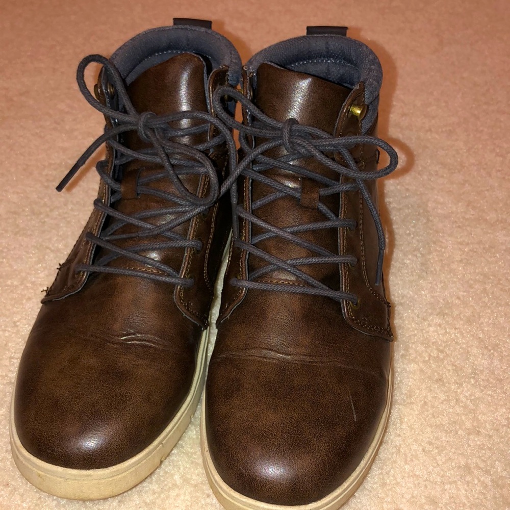 Boys Cat & Jack Size 6 shoe brown with blue denim top